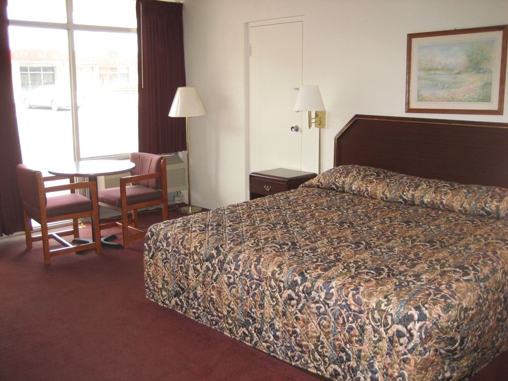 Sands Central Inn Хот Спрингс Стая снимка